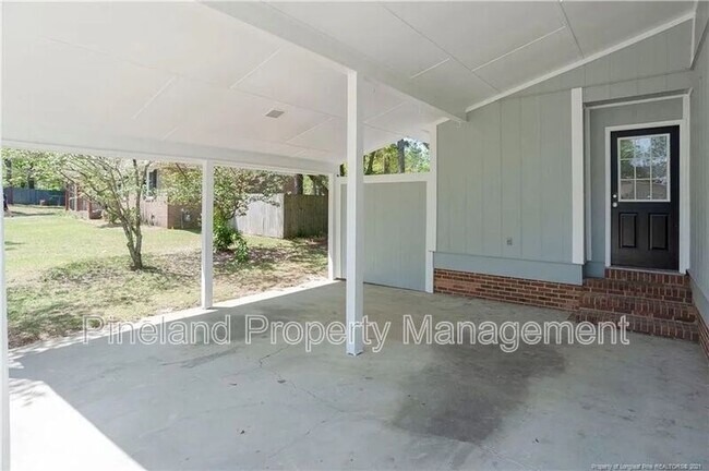 Building Photo - 2012 Lakemeadow Dr