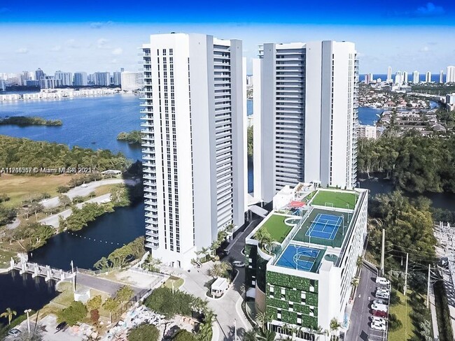 Building Photo - 16385 Biscayne Blvd