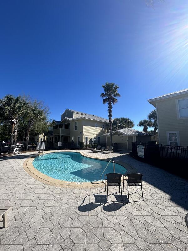 Building Photo - 30 N Wildflower Dr