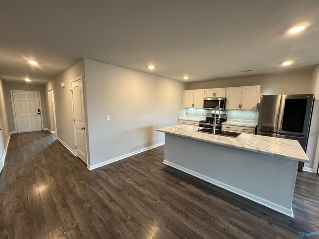 Building Photo - 117 Hank Ct