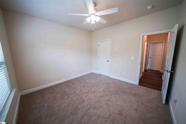 Building Photo - 458 Jewelwood Dr