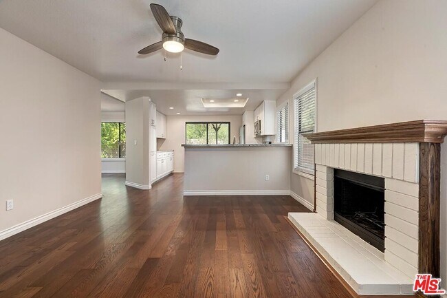 Building Photo - 4210 Lost Springs Dr