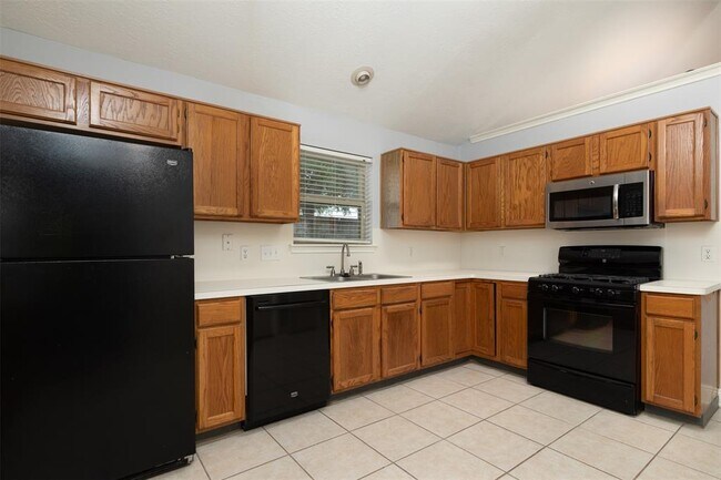 Building Photo - 2935 Auburn Dr