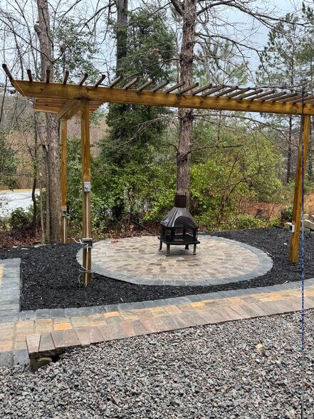 Building Photo - 206 Heights Ave