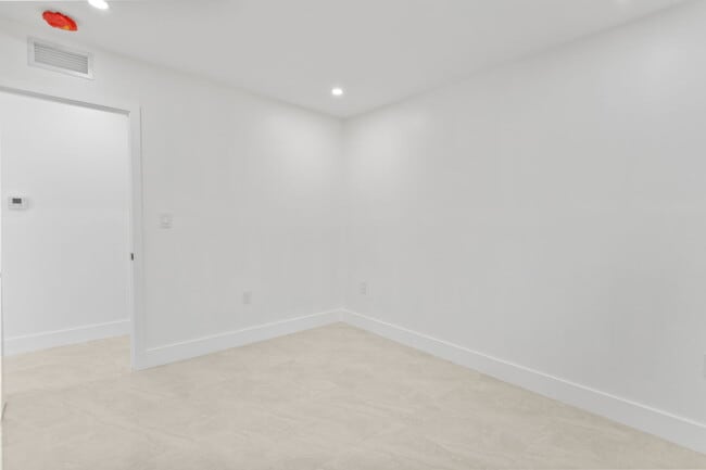 Building Photo - 15920 NW 17th Ave