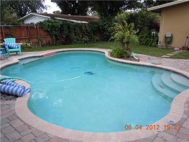 Building Photo - 341 Delaware Ave