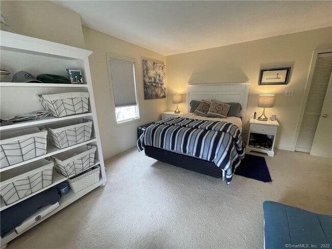 Building Photo - 105 Elm St