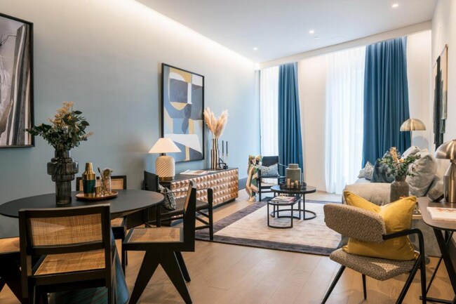 Building Photo - 3038 Royal St