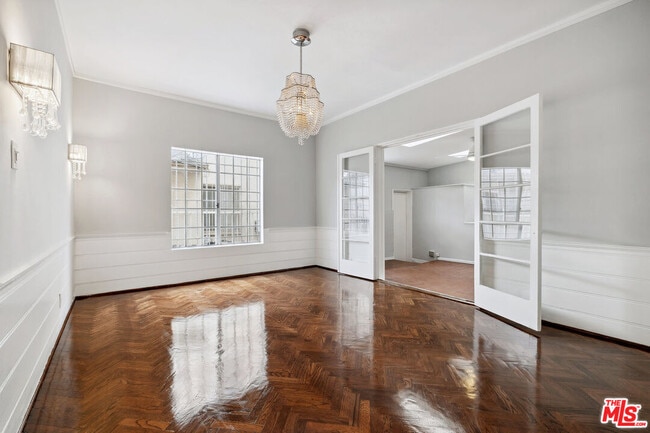 Building Photo - 110 Flores St