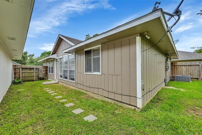 Building Photo - 23522 Pebworth Pl