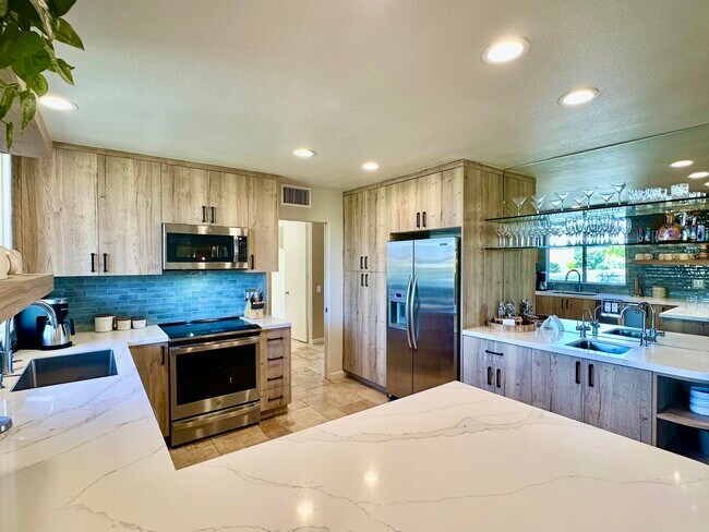 Building Photo - 76705 Sandpiper Dr