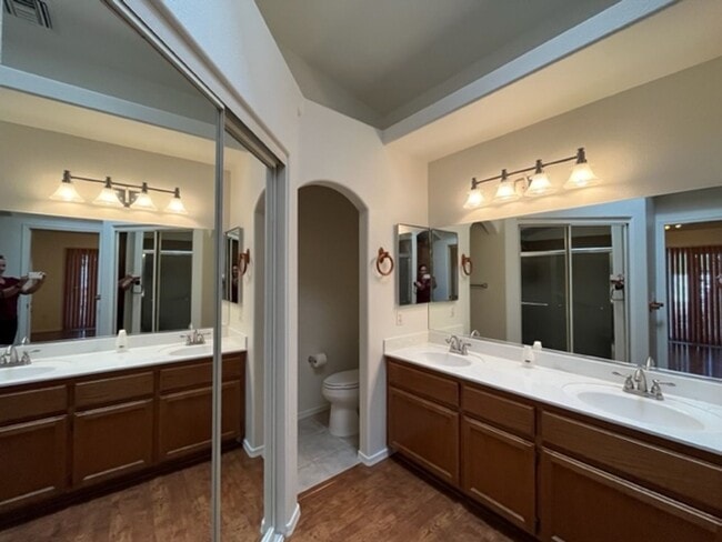 Building Photo - 3 Bedroom - 2 Bath Home