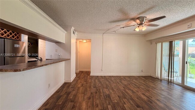 Building Photo - 10610 SW 158th Ct