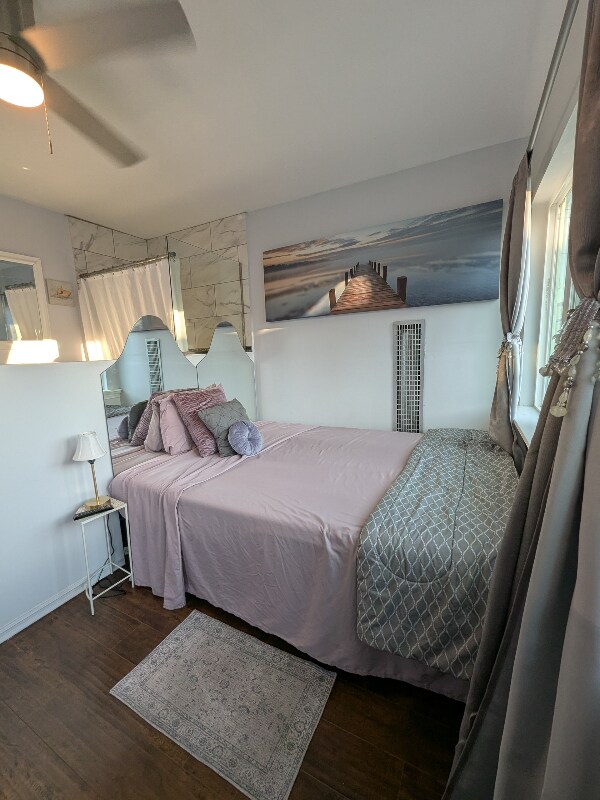 Building Photo - 8735 1/2 Harvard Blvd