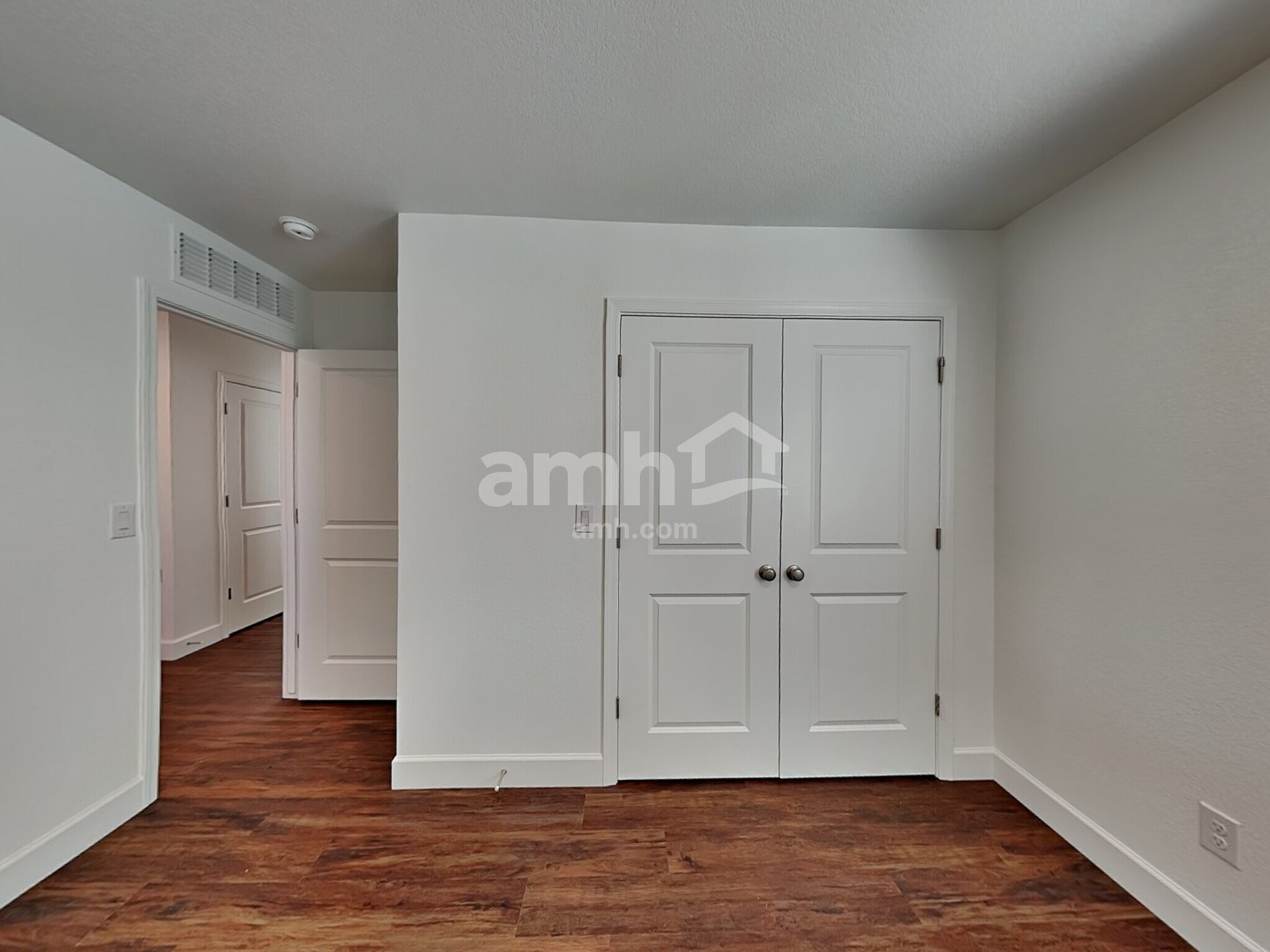 Building Photo - 4239 W St Charles Ave