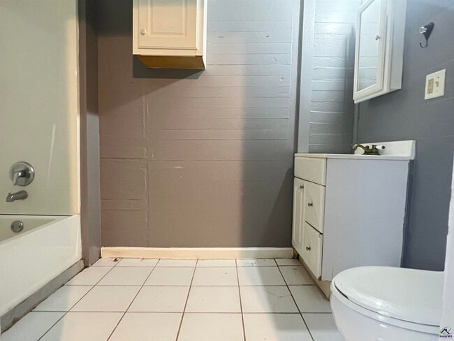 Building Photo - 310 Central Ave