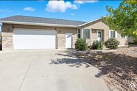 Building Photo - 122 N 400 W