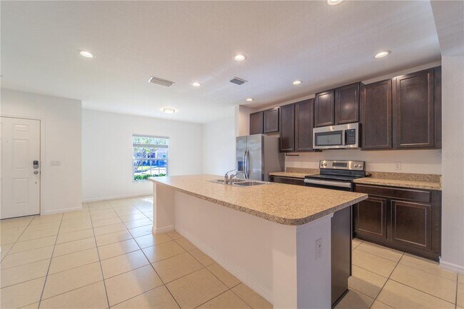 Building Photo - 109 Claire Ln