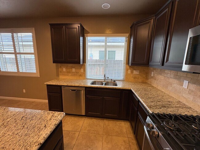 Building Photo - SE Visalia home coming soon!