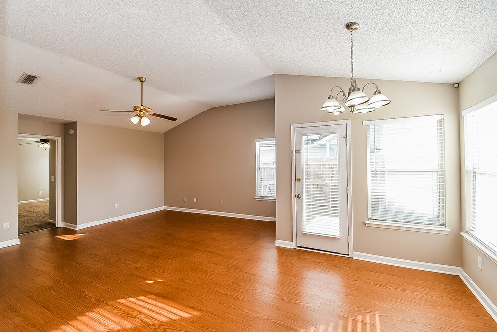 Building Photo - 12374 Mastin Cove Rd