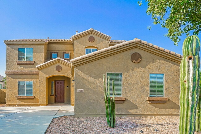 Building Photo - 38241 W Padilla St