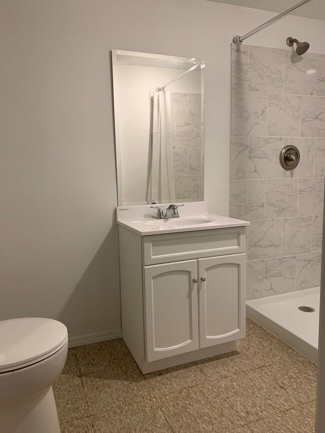 Building Photo - Beautiful 6 bedroom house in Minneapolis!!