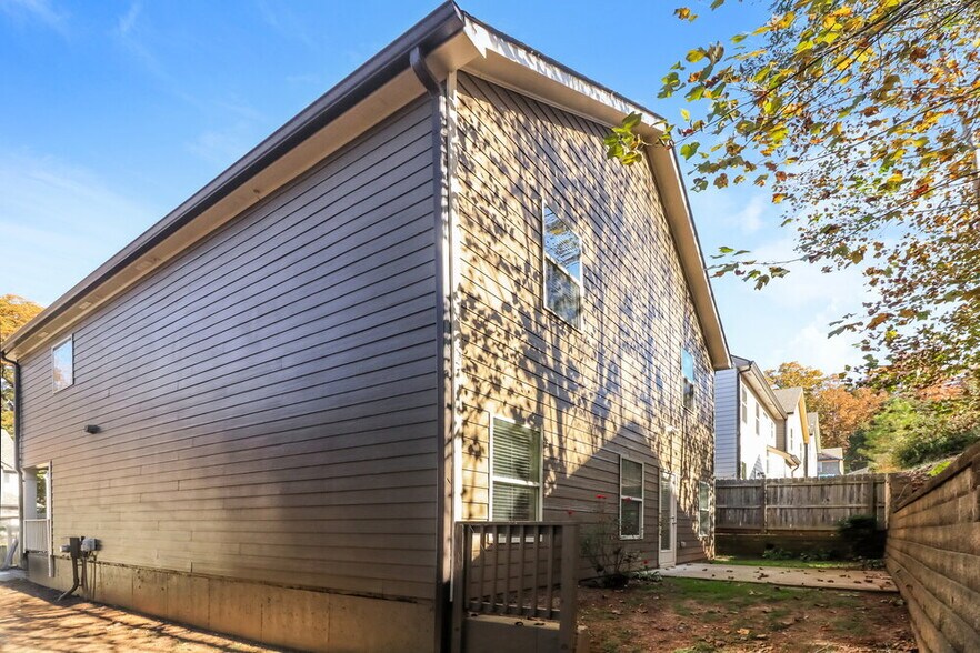 Building Photo - 522 Broughton Dr