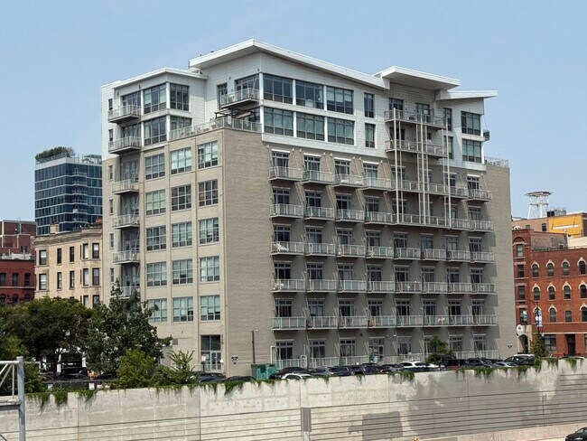 Building Photo - 770 W Gladys Ave
