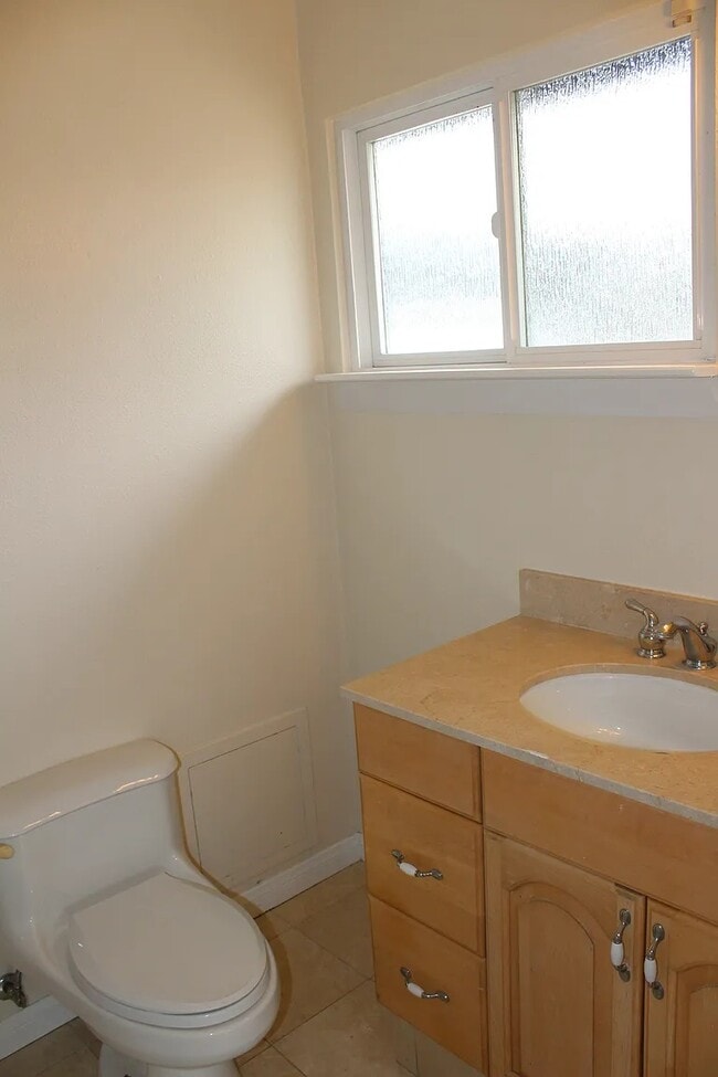 Building Photo - 4649 Mt Armet Dr