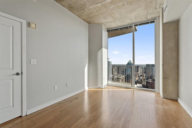 Building Photo - 360 Nueces St