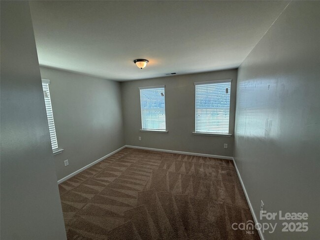 Building Photo - 15124 Evergreen House Dr