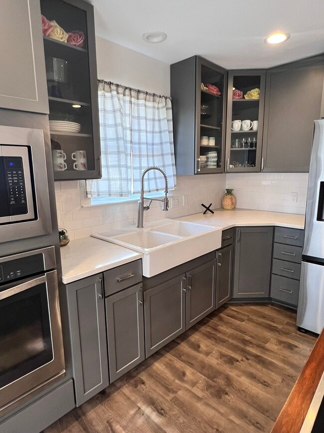 Building Photo - 25868 Walker South Rd