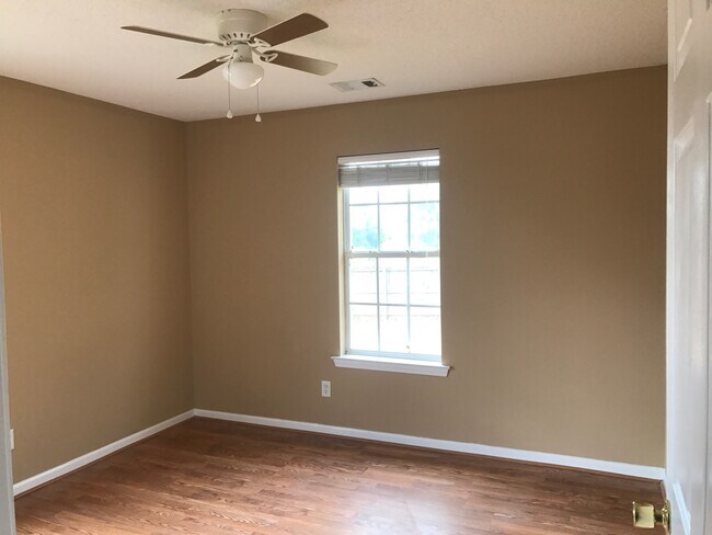 Building Photo - 814 King Arthur Dr