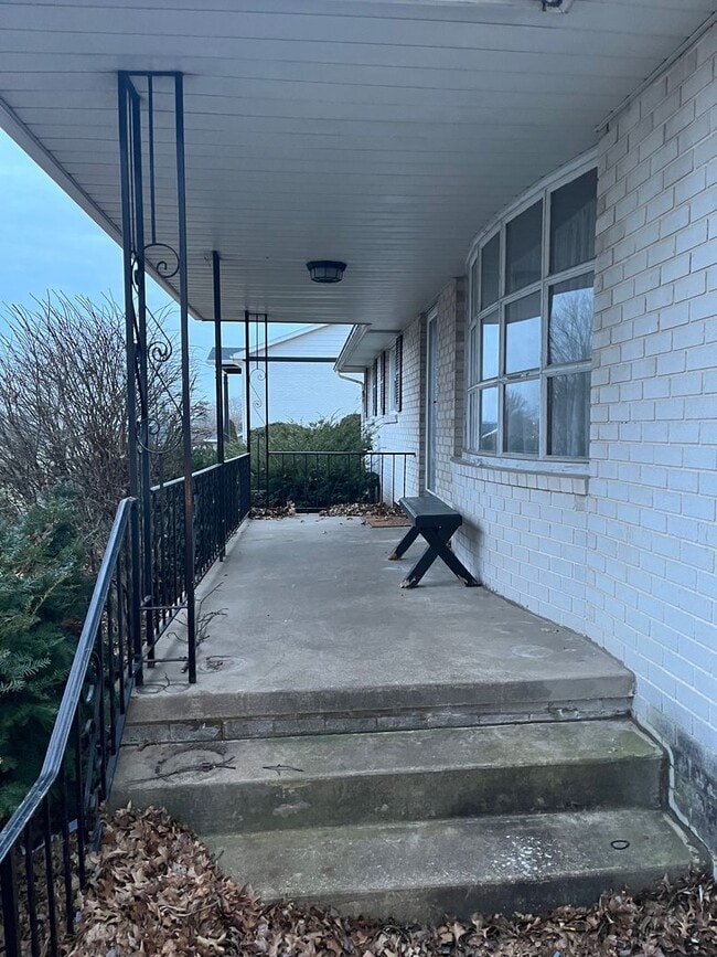 Building Photo - 2006 White St