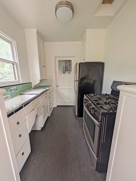 Primary Photo - 826 Maltman Ave