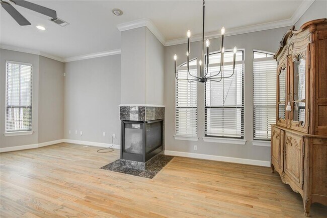 Building Photo - 5510 Blossom St