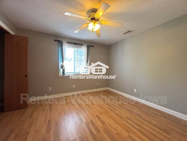 Building Photo - 10151 Sutton Pl