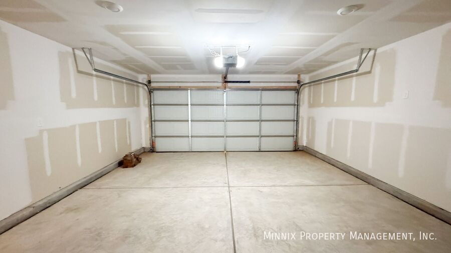 Building Photo - 2131 Langford Ave