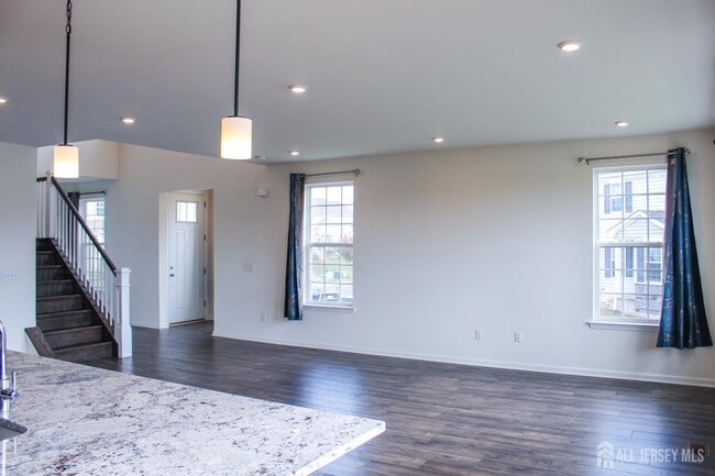 Building Photo - 601 Charleston Dr