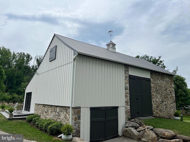 Building Photo - 465 Clothier Springs Rd