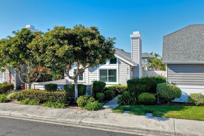Building Photo - Furnished 2 bedroom in Carlsbad-Close to Beach