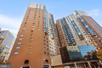 Building Photo - Move In Ready!