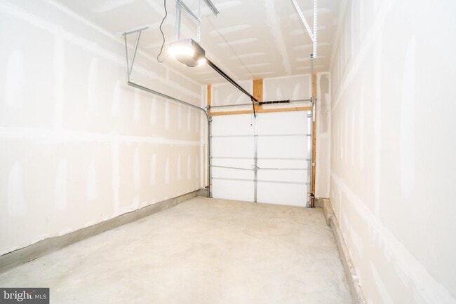 Building Photo - 172 Mazzeo Dr