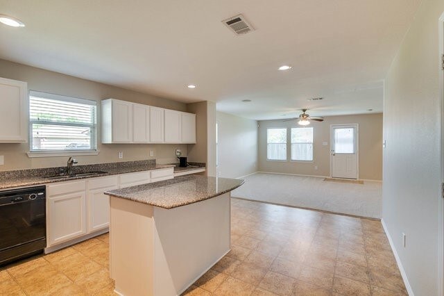 Building Photo - 25 Larkspur Dr