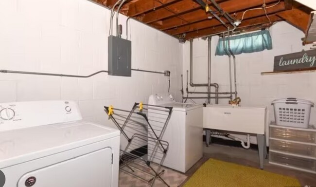 Building Photo - 515 E William St