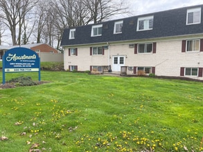 Building Photo - 1804 Woodlawn Ave NW