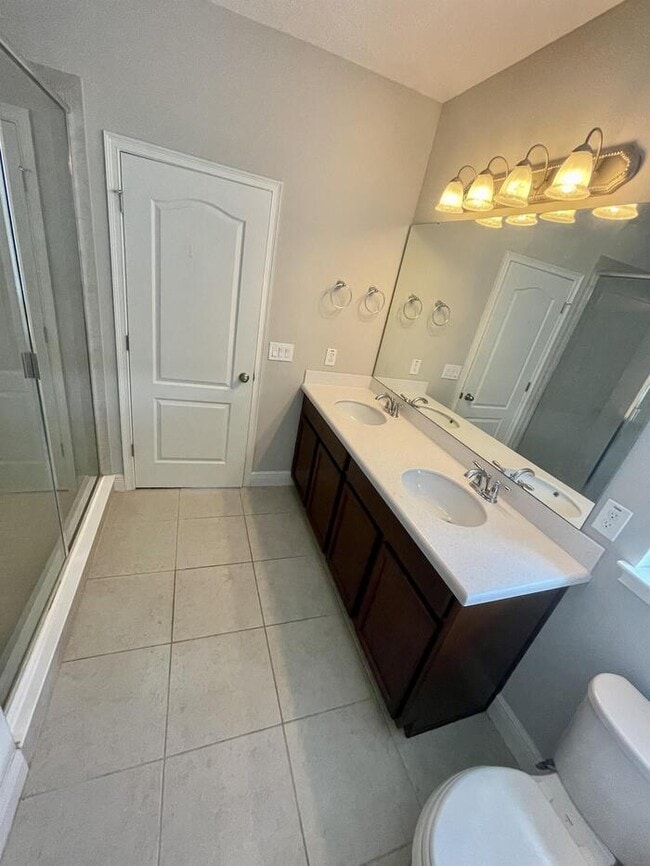 Building Photo - 15621 Honeybell Dr