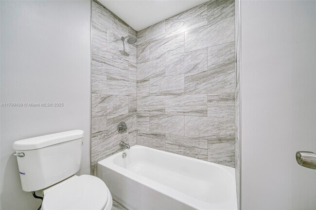 Building Photo - 9068 SW 129th Ln