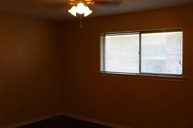 Building Photo - 925 Bluebird Dr