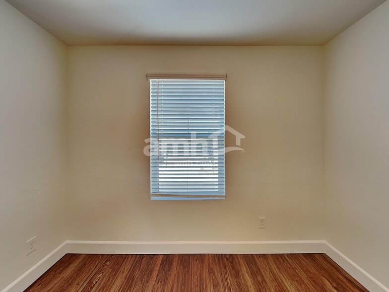 Building Photo - 671 W Laredo Ave